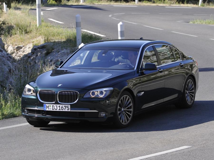  BMW 750Li xDrive 2008 года  (фото 10 из 16)